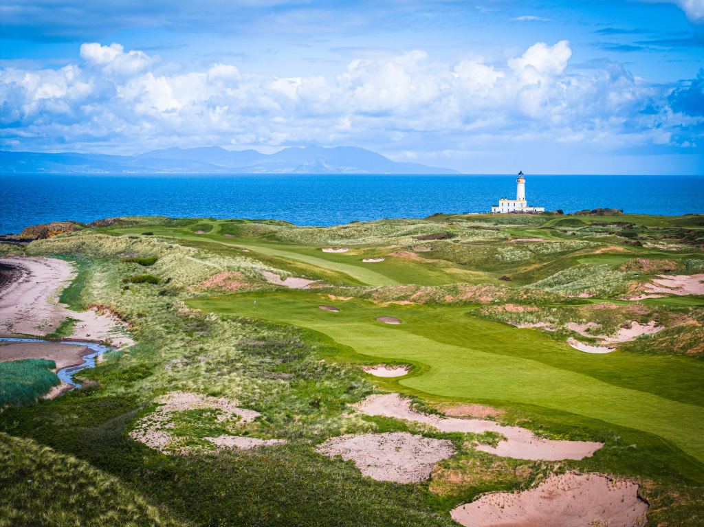 A championship links course above the sea